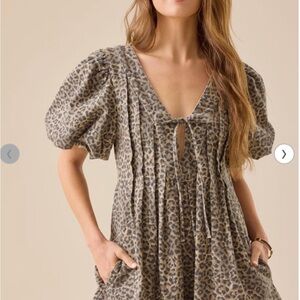 Altar’d State Evie Puff Sleeve Denim Romper in Cheetah Print